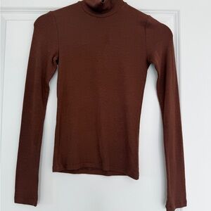 Wilfred Chestnut Ribbed Turtleneck